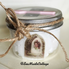 Load image into Gallery viewer, Soufflé des Fleurs

(&quot;Whipped Breath of Flowers&quot; Whipped soap
